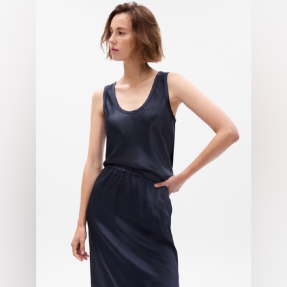 🆕GAP Navy Satin Tank Top And Skirt, Size Medium